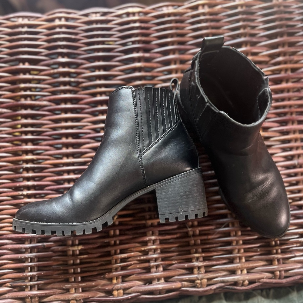 Banana Republic Booties